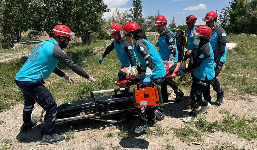 Niğde UMKE personeli medikal kurtarma uygulamaları eğitimini tamamladı