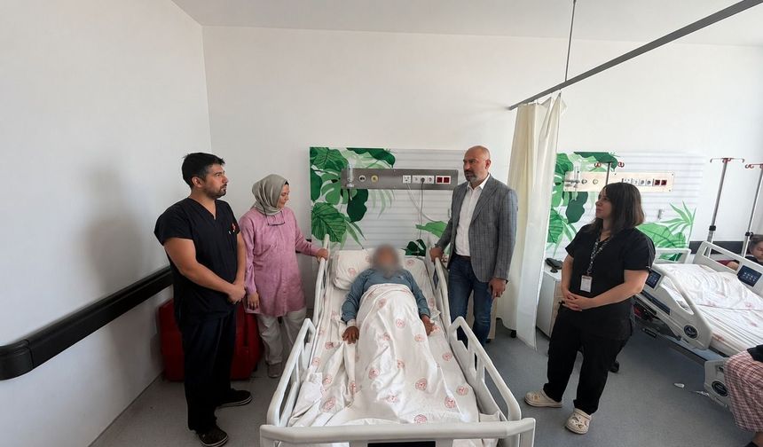 Niğde'de hastanın vücudundaki 7 kiloluk dev tümör başarıyla alındı