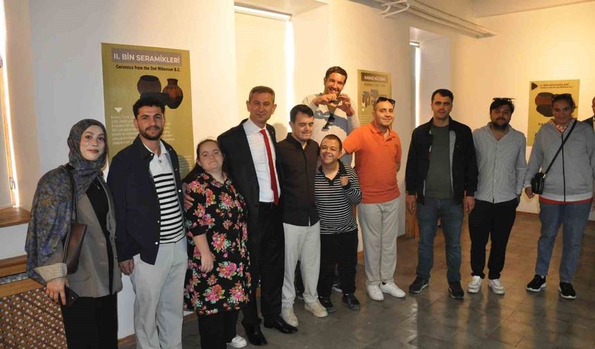 Özel bireylerden Muş Müzesi'ne ziyaret