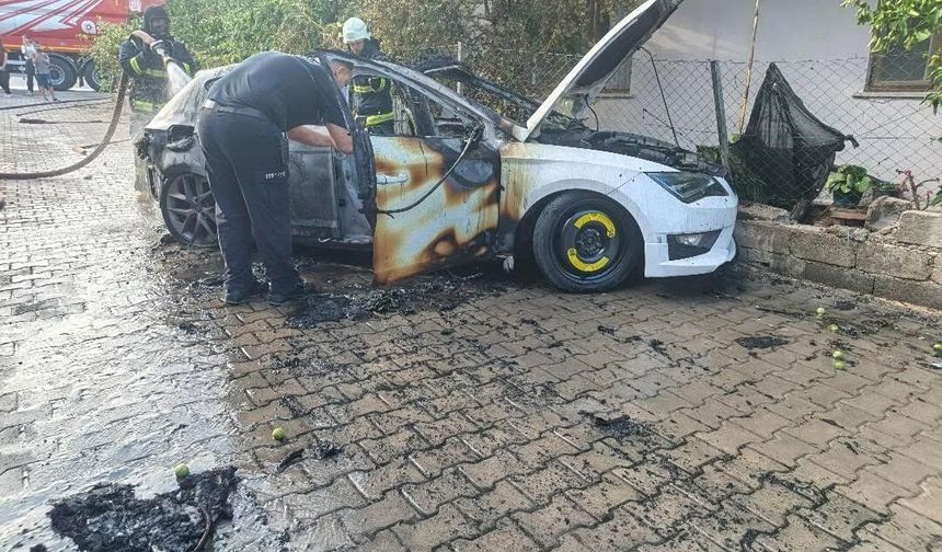 Seyir halindeyken alev topuna döndü, sürücü son anda kendini dışarı atarak kurtuldu