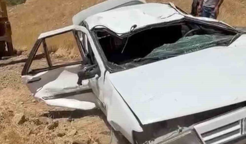 Siirt'te otomobil hurdaya döndü: 2 yaralı