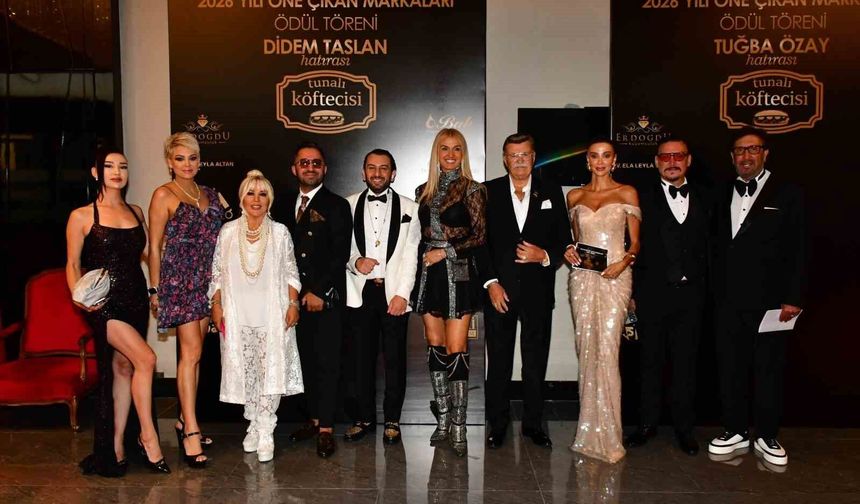 Sinema ve sanat dünyasının duayenleri ödüllendirildi