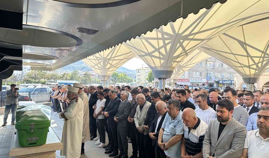 Tabancayla kendisini vuran şahıs toprağa verildi