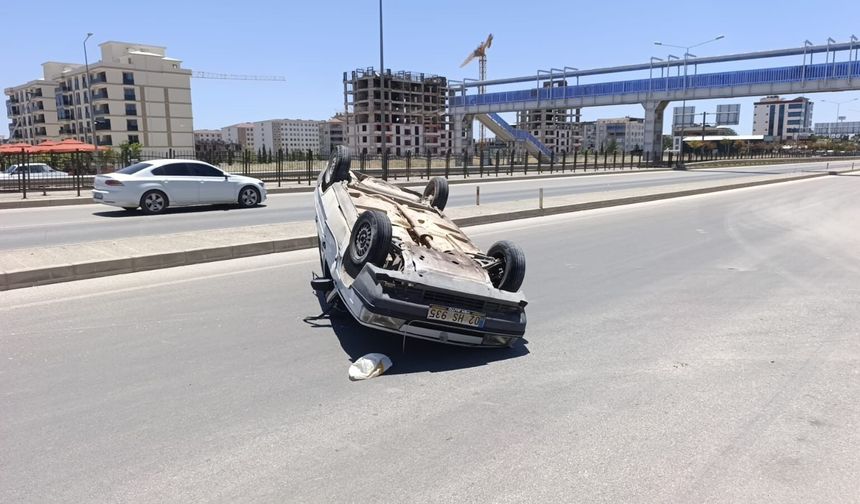 Takla atan otomobilin sürücüsü yaralandı