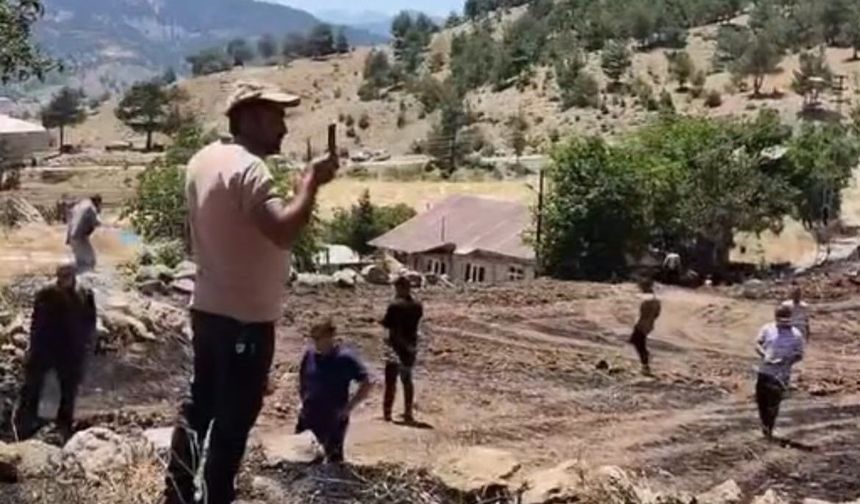 Tarım arazisi alevlere teslim oldu, yangında elektrik dağıtım şirketinin ihmali olduğu ileri sürüldü