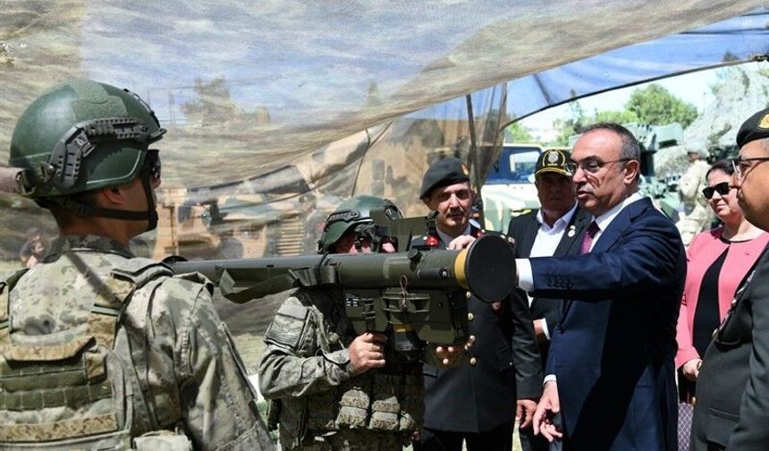 Tekirdağ'da Türk Kara Kuvvetlerinin silah ve teçhizat sergisi ilgi gördü