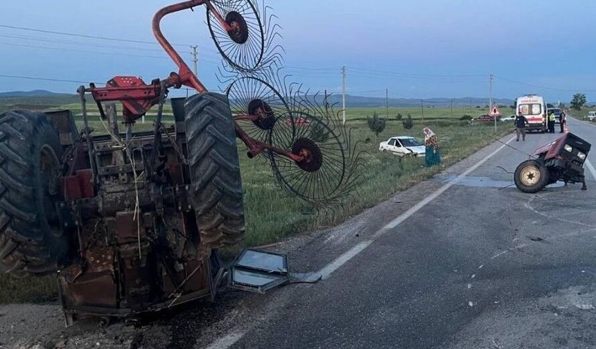 Traktörün ortadan ikiye bölündüğü kazada 3 kişi yaralandı