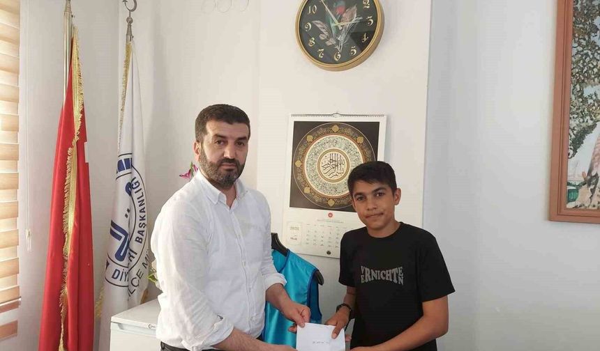 Umre ödüllü yarışmada dereceye girenler ödüllendirildi