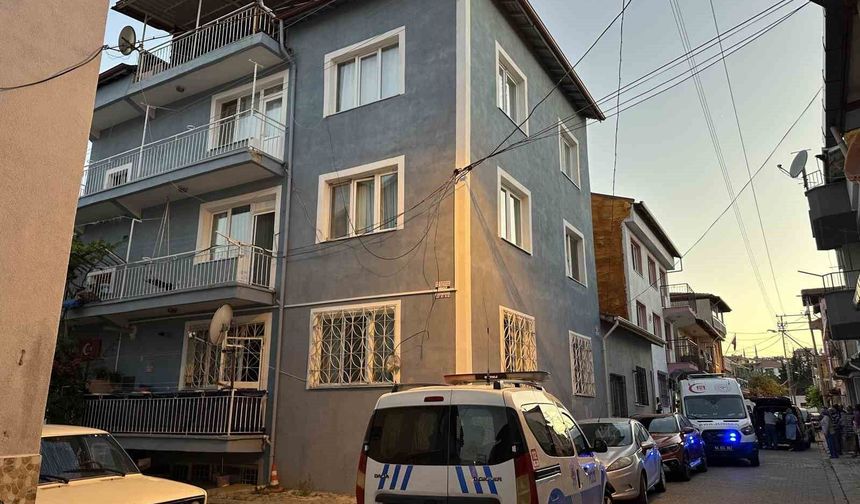 Uşak'ta balkondan düşen kadın hayatını kaybetti