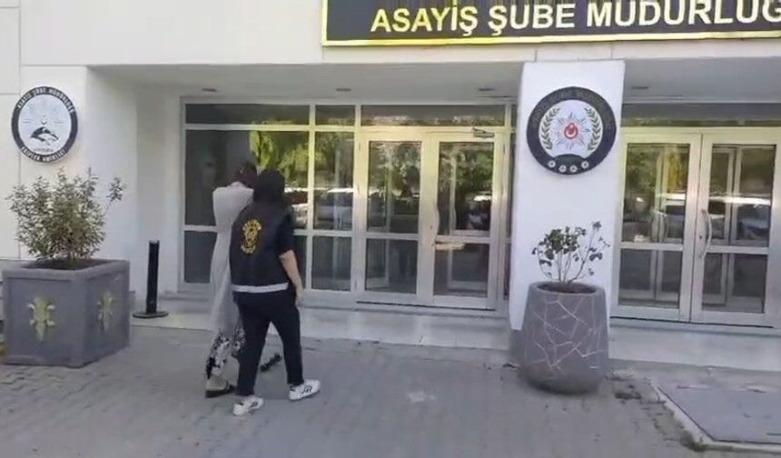 'Yardım' bahanesiyle 87 yaşındaki adama yaklaşan kadın, 10 bin lirasını çaldı