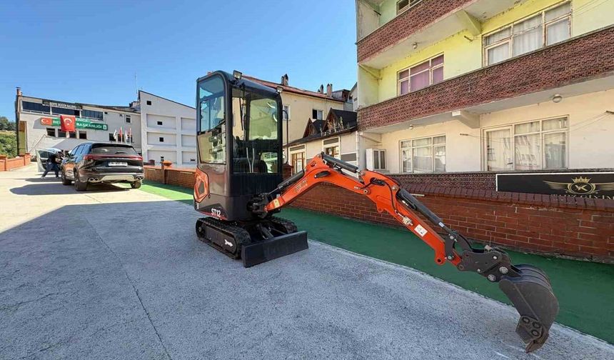 Yenice Belediyesinin araç filosuna mini ekskavatör desteği