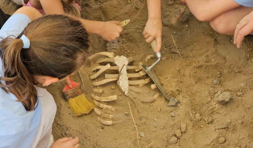 Zonguldak'ta çocuklar arkeolojik kazı heyecanı yaşadı