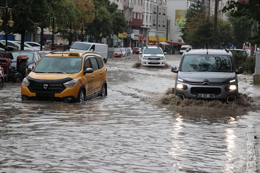 Kutahya Da Dolu Ve Saganak Etkili Oldu 18