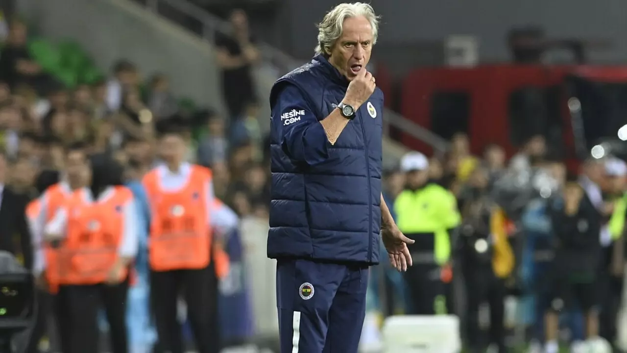 Jorge Jesus Tepki Cekti Istaklal Marsi Okunurken 1657477603 1597