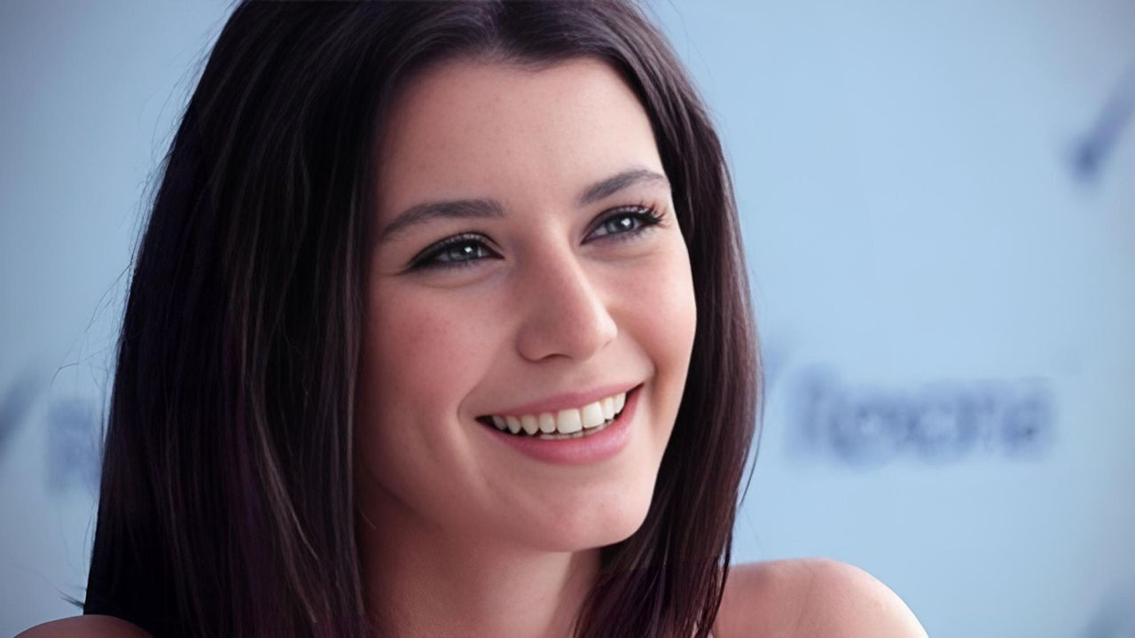 Beren Saat Bomba Projeyle Donuyor Partnerleri Belli Oldu 17268388358878 1