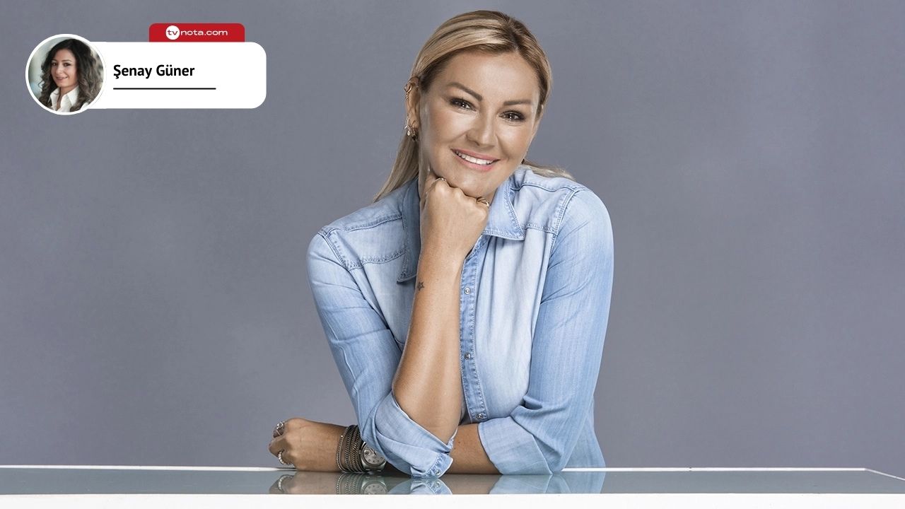 Pınar Altuğ poses for the camera