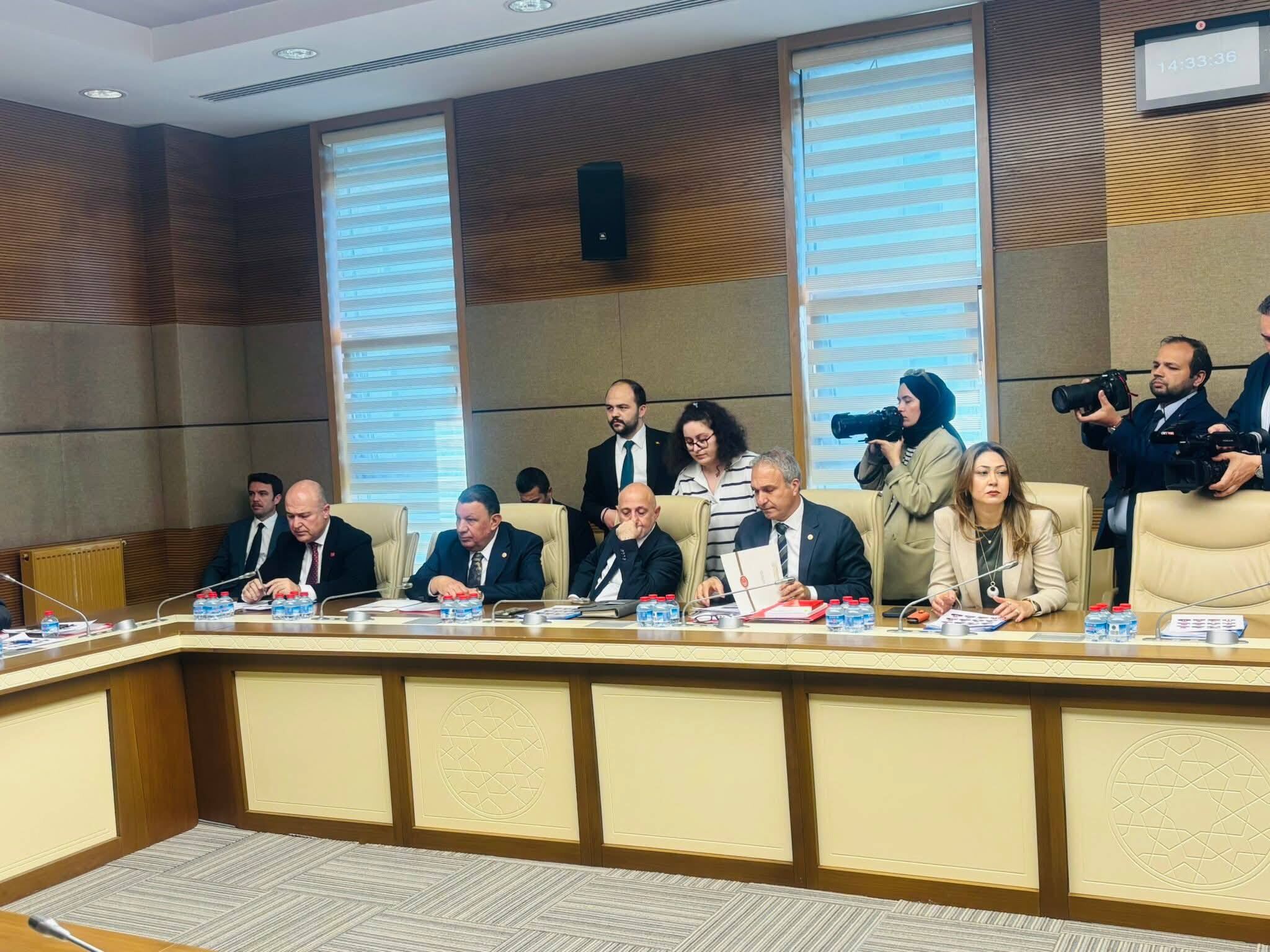 686170169 2436779423453312 2942235722251064570 N