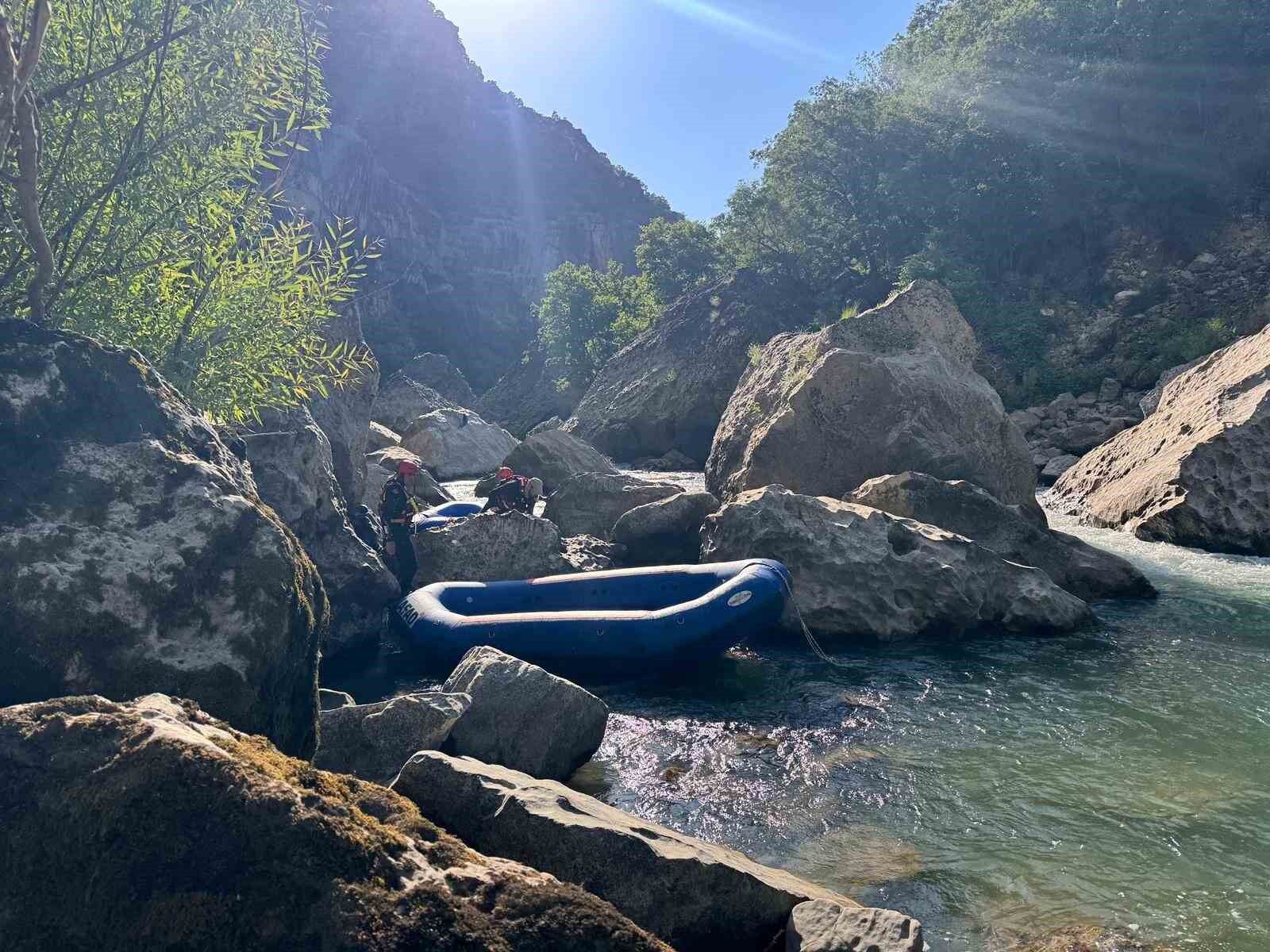 Bingöl'de akıntıya kapılan şahsı arama çalışmaları sürüyor