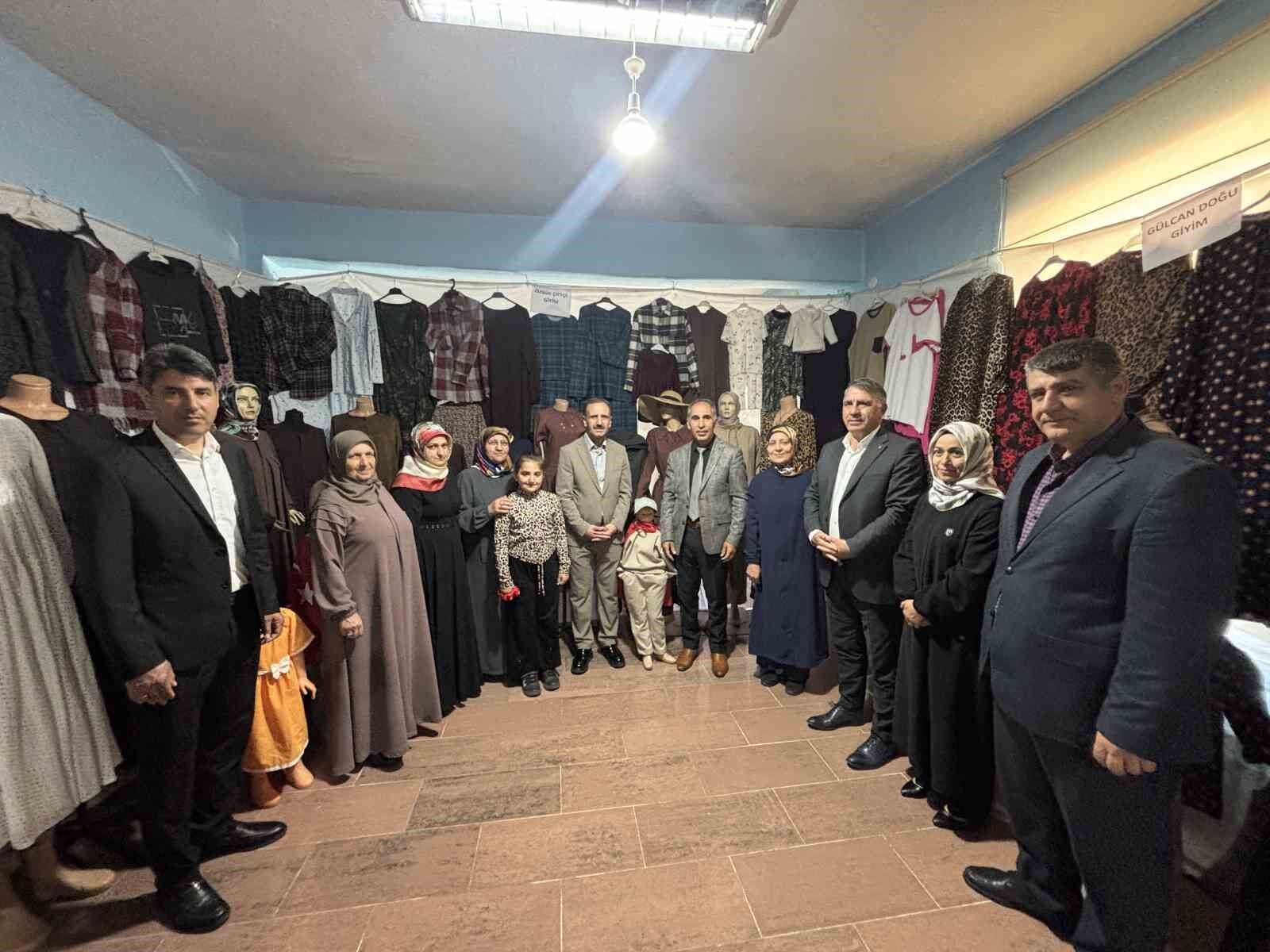 Bingöl'de kadınların el emeği ürünleri görücüye çıktı