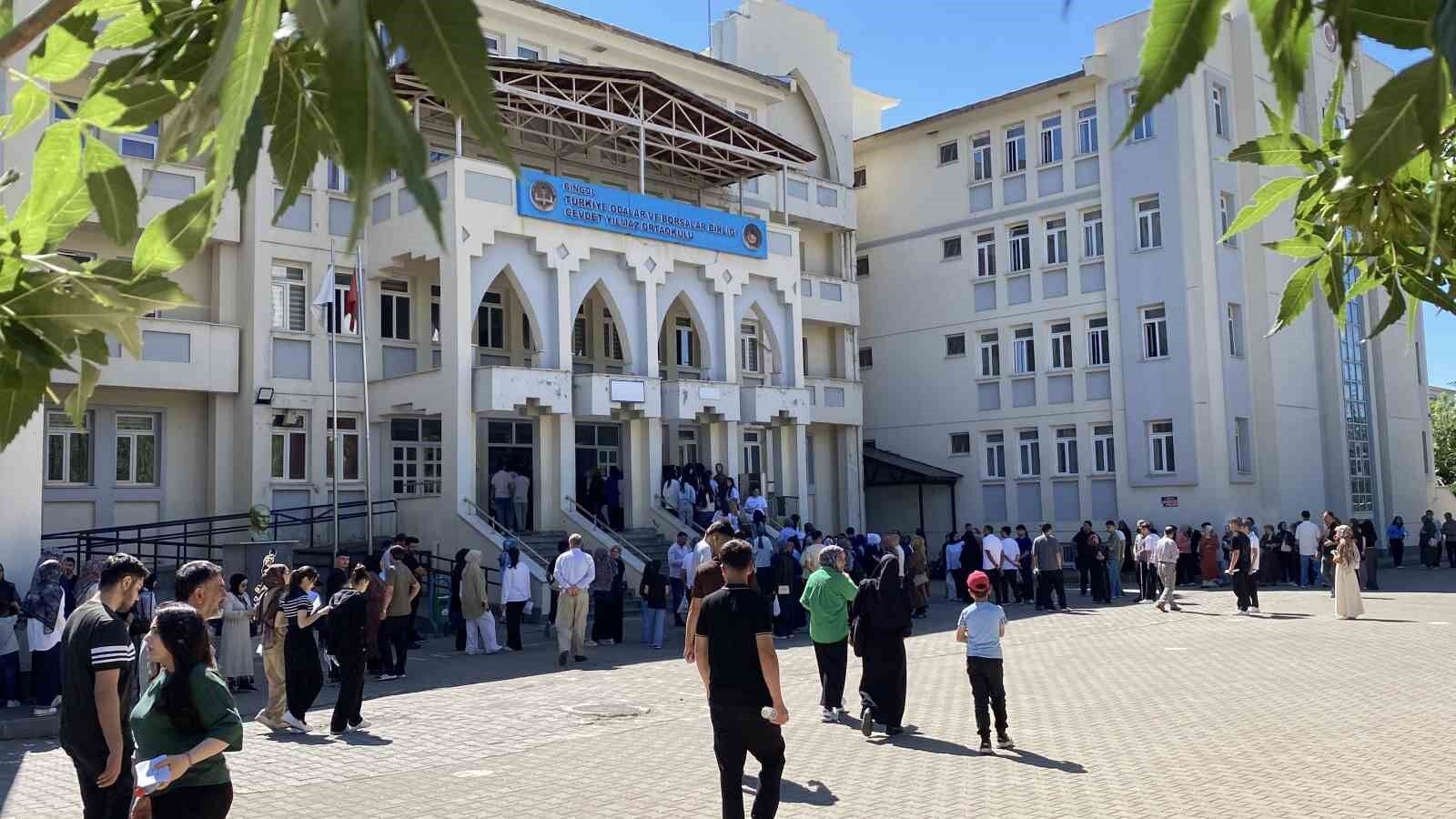 Bingöl'de YKS heyecanı sürüyor