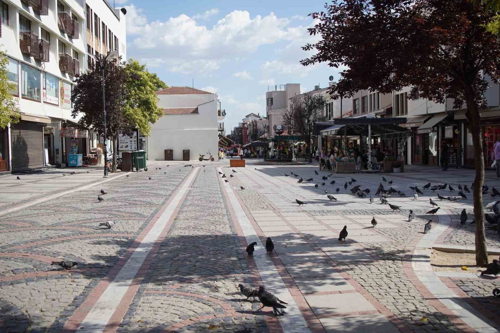 Edirne sıcaktan kavruldu: Cadde ve sokaklar boş kaldı