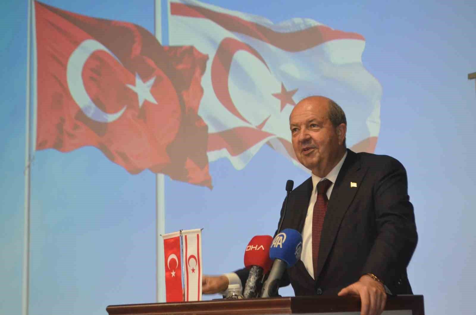 Eski KKTC Cumhurbaşkanı Tatar: 'Ana vatan, yavru vatan, mavi vatan ve gök vatan anlayışıyla geleceğe güçlü adımlarla yürüyoruz'