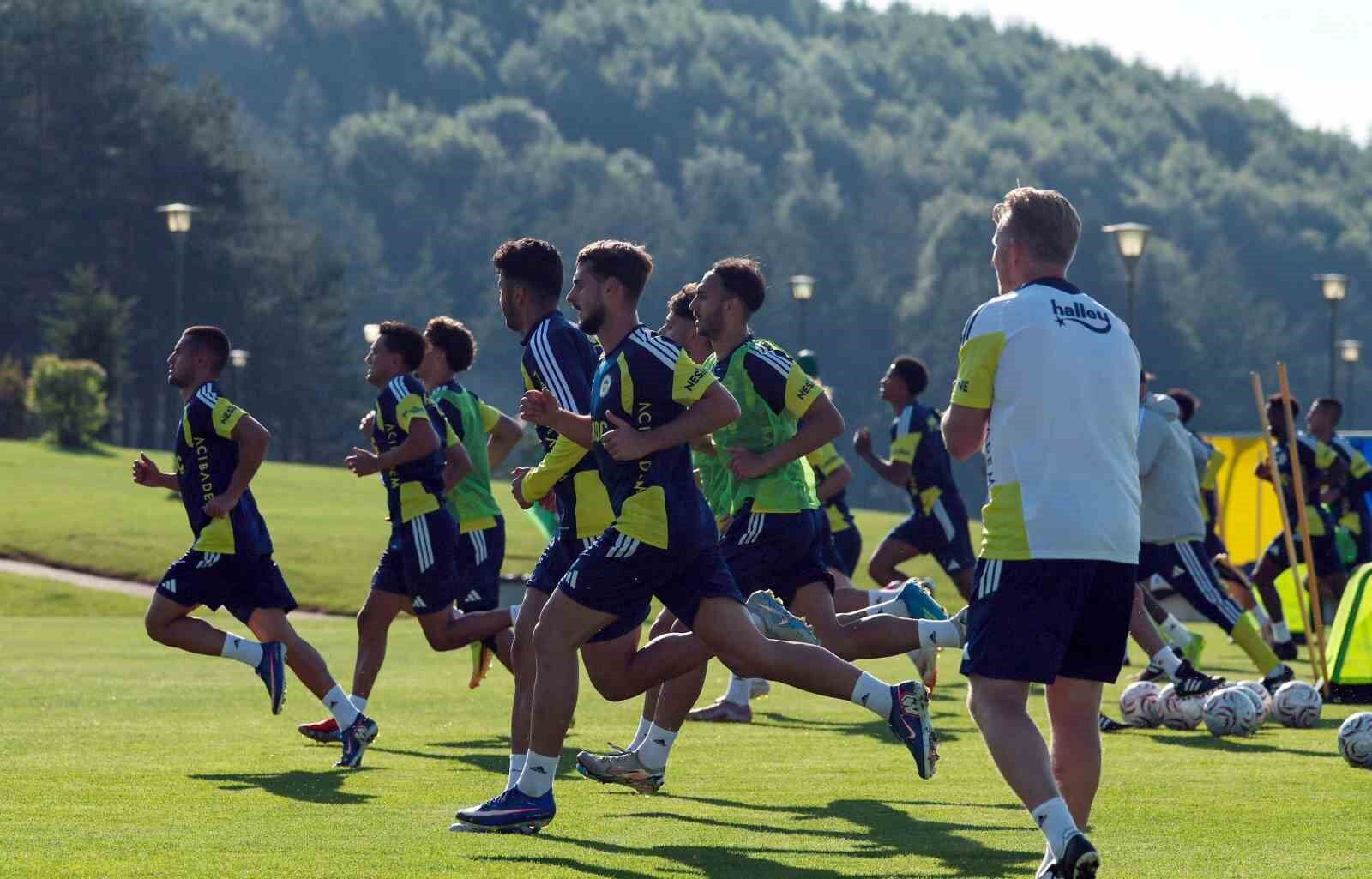 Fenerbahçe günü çift antrenmanla tamamladı
