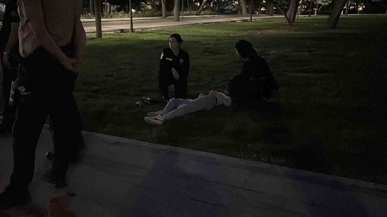 Kız çocuğu parkta baygın bulundu