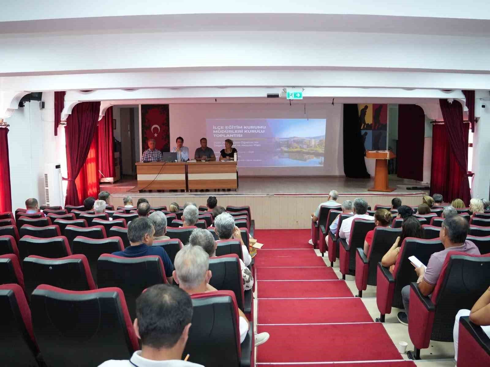 Köyceğiz'de sene sonu müdürler kurulu toplantısı yapıldı